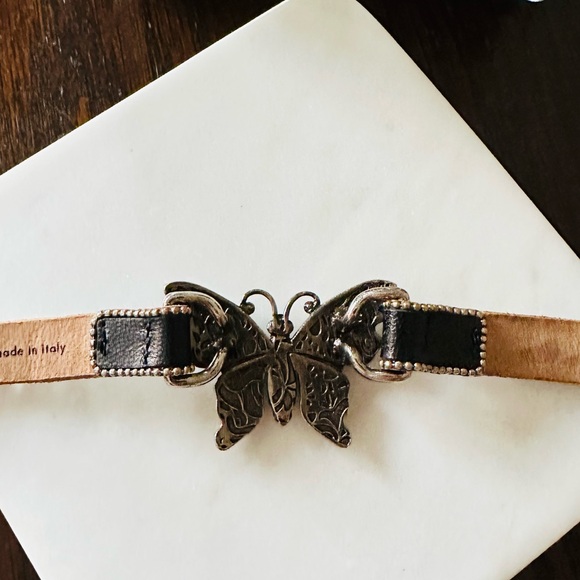 Gucci Leather & Crystal Butterfly Bracelet with Buckle Closure - Picture 10 of 11